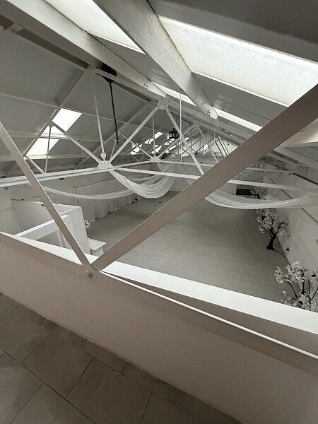 D9C213C3-7DFC-4C24-90BA-6DC9E14632B5_1_105_c