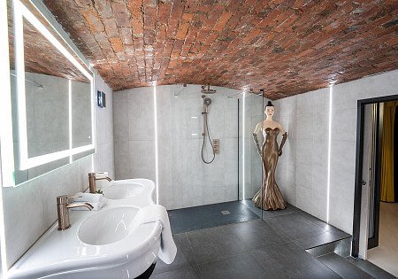 Hideaway Hive Final-32-1280