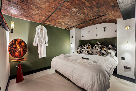 Hive page images 1200x800 (1)