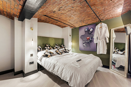 Hive page images 1200x800 (3)