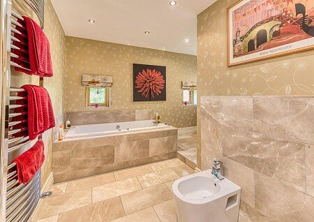 33370059-DCC270A6-pie4FR8db0W-XOIFLksGtA