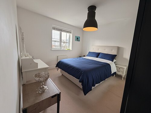 FFBFF83E-2D50-45A0-82EC-65FFC4A4B2FA