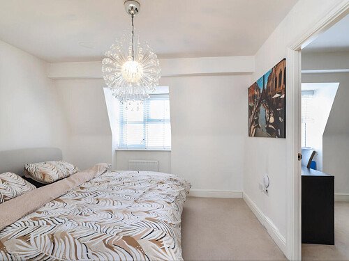 795C187B-009D-425F-8839-8506179BC1A2