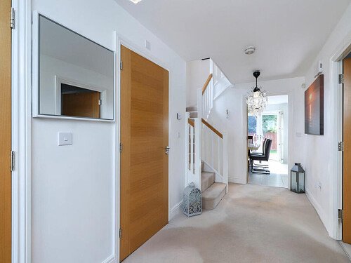 E9B9DC43-921A-4667-B858-203F3B74868D