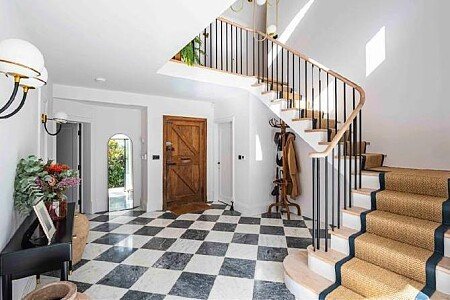 2c1bce3e-4d78-42a5-a036-e69939404dbc