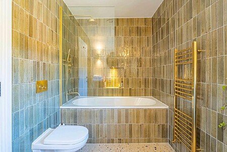 6ccdcbfb-de88-4f4c-b6f8-cba3ff61a70b