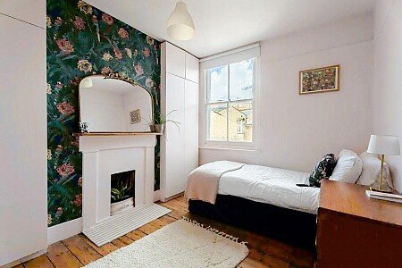 Second bedroom 1