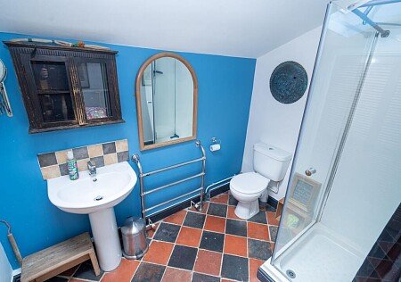 cottage shower room