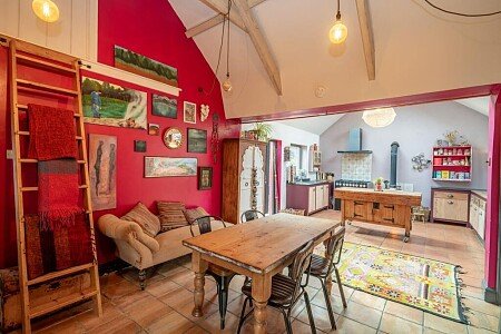 Kitchen dinning area