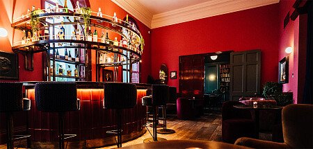 Kindred - Salon