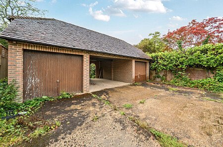 Garage & parking