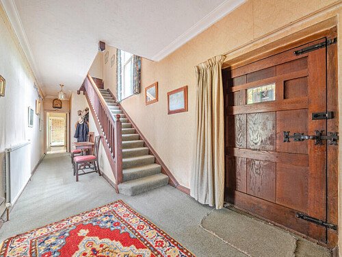 pippins hall downstairs