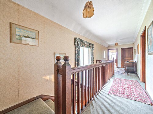 Pippins hallway upstairs