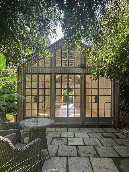 TheTaylorMadeHouseLocationShootTMHFinished-930024